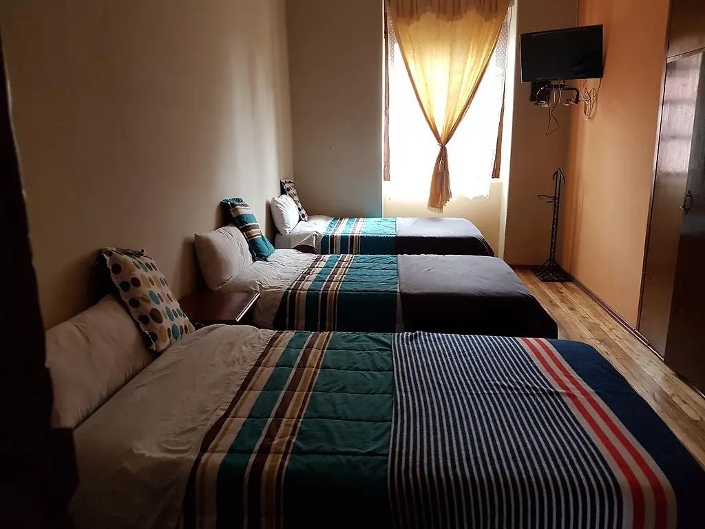 Hostal Buenos Aires Quito 2*,  Ecuador