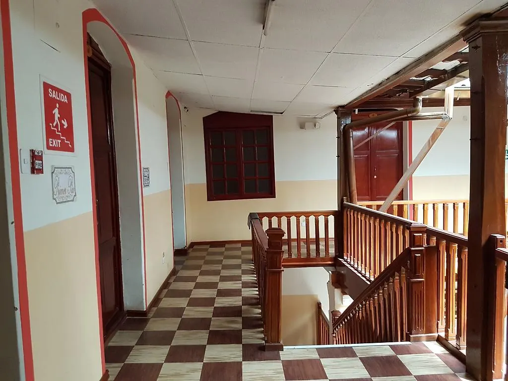 Hostal Buenos Aires Quito 2*,